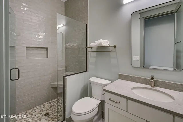 $1,700,000 | 285 East Shore Drive, Rockwood, TN 37854