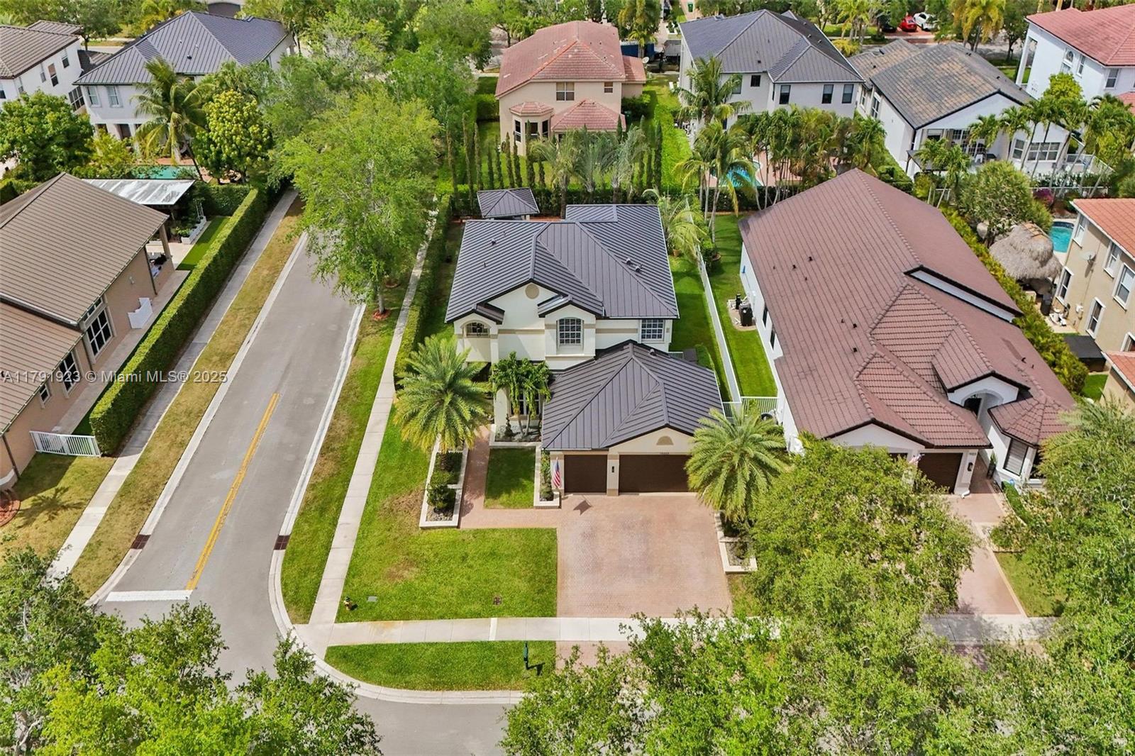 19323 Southwest 55th Street Miramar, FL 33029 - Photo 44 of 81