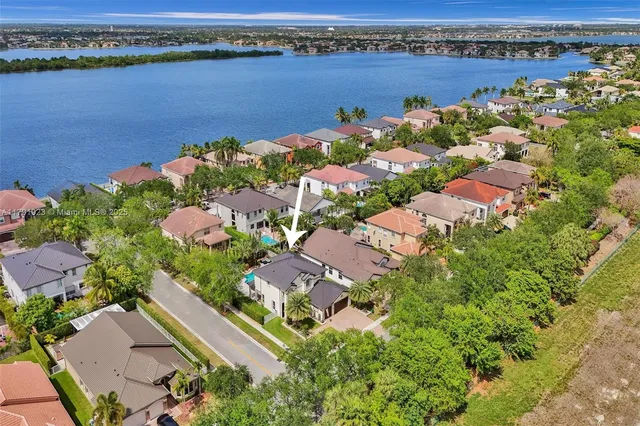 $1,100,000 | 19323 Southwest 55th Street, Miramar, FL 33029