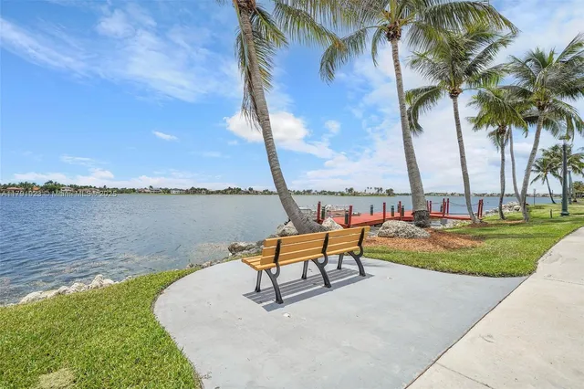 $1,100,000 | 19323 Southwest 55th Street, Miramar, FL 33029