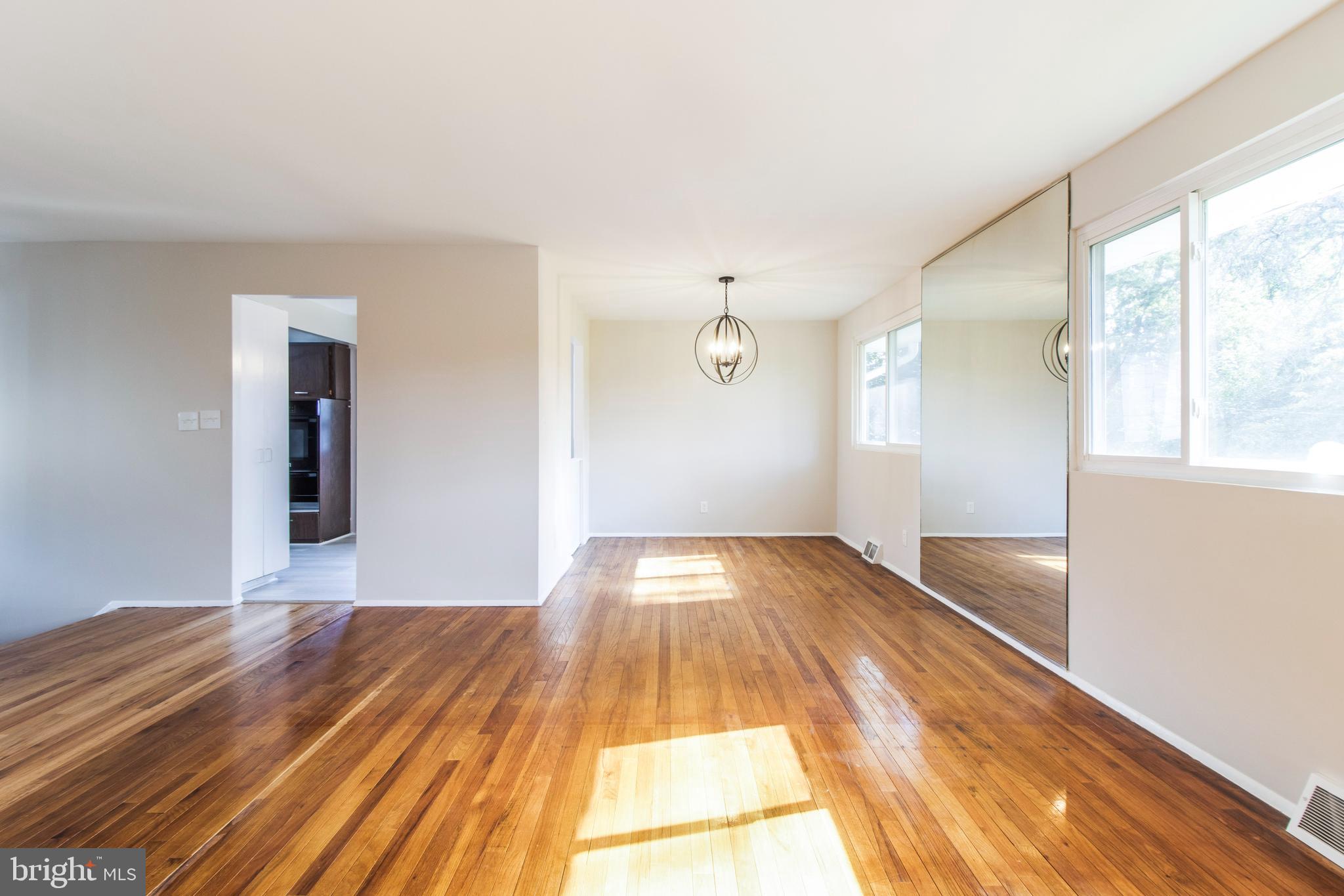 3904 Bryony Road Randallstown, MD 21133 - Photo 5 of 34 Dining Room/Family Room