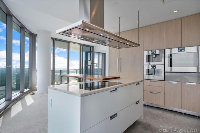 $5,750,000 | 15701 Collins Avenue, Unit 4205, Sunny Isles Beach, FL 33160