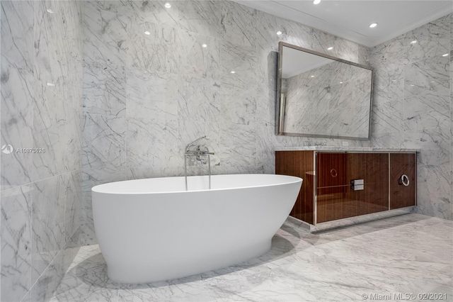 $5,750,000 | 15701 Collins Avenue, Unit 4205, Sunny Isles Beach, FL 33160