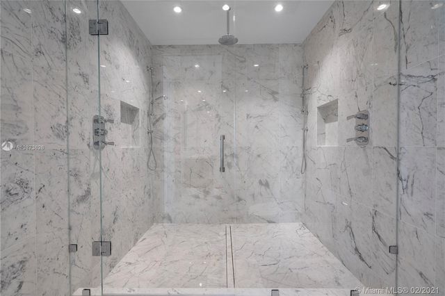 $5,750,000 | 15701 Collins Avenue, Unit 4205, Sunny Isles Beach, FL 33160