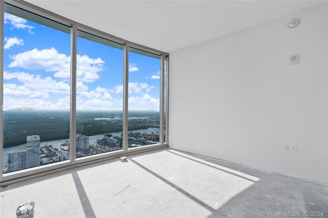 $5,750,000 | 15701 Collins Avenue, Unit 4205, Sunny Isles Beach, FL 33160