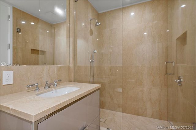 $5,750,000 | 15701 Collins Avenue, Unit 4205, Sunny Isles Beach, FL 33160