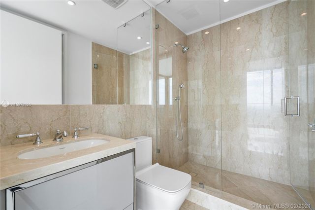 $5,750,000 | 15701 Collins Avenue, Unit 4205, Sunny Isles Beach, FL 33160