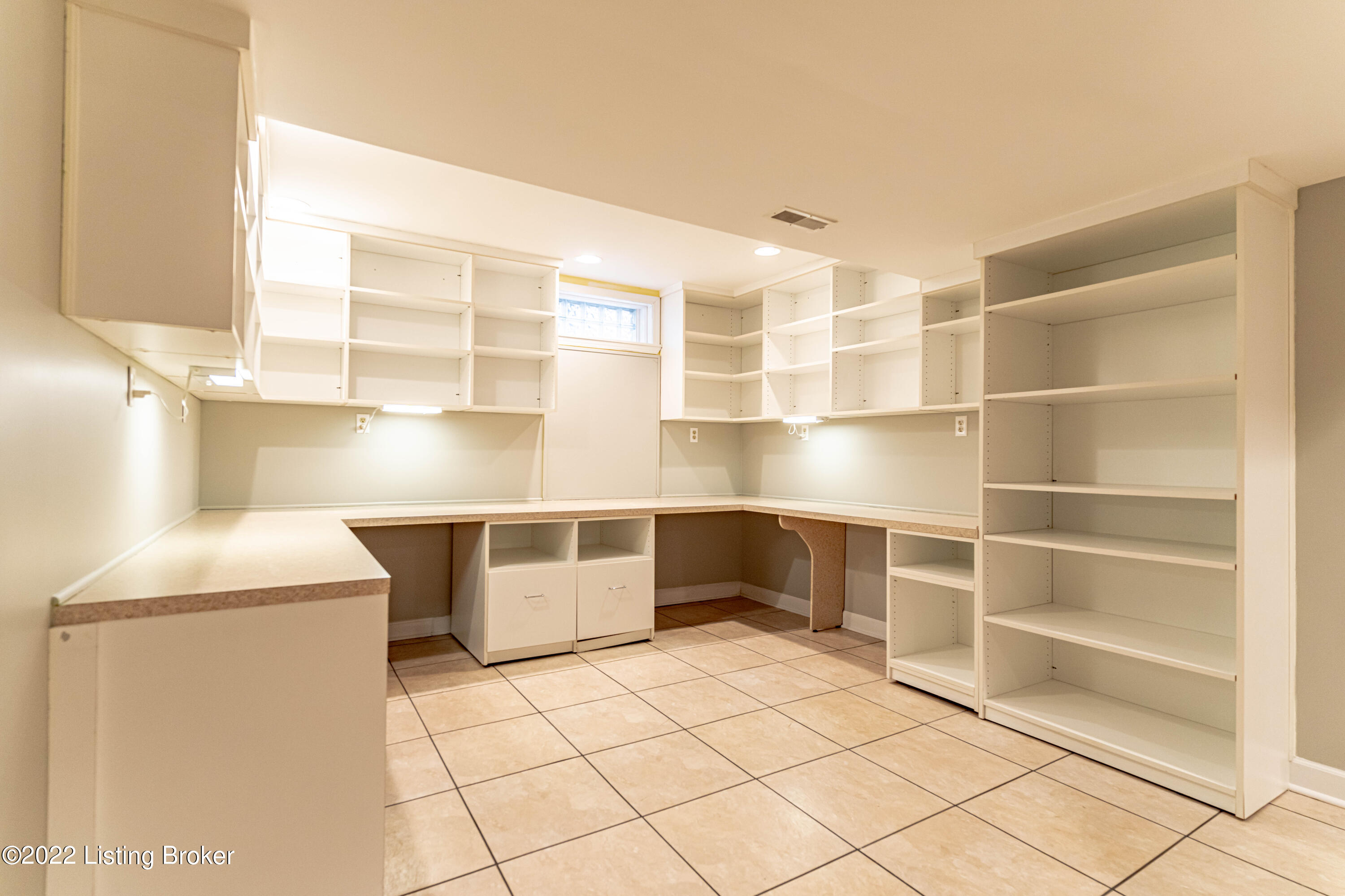 10529 Edgewater Road Louisville, KY 40223 - Photo 43 of 55 DSC00104