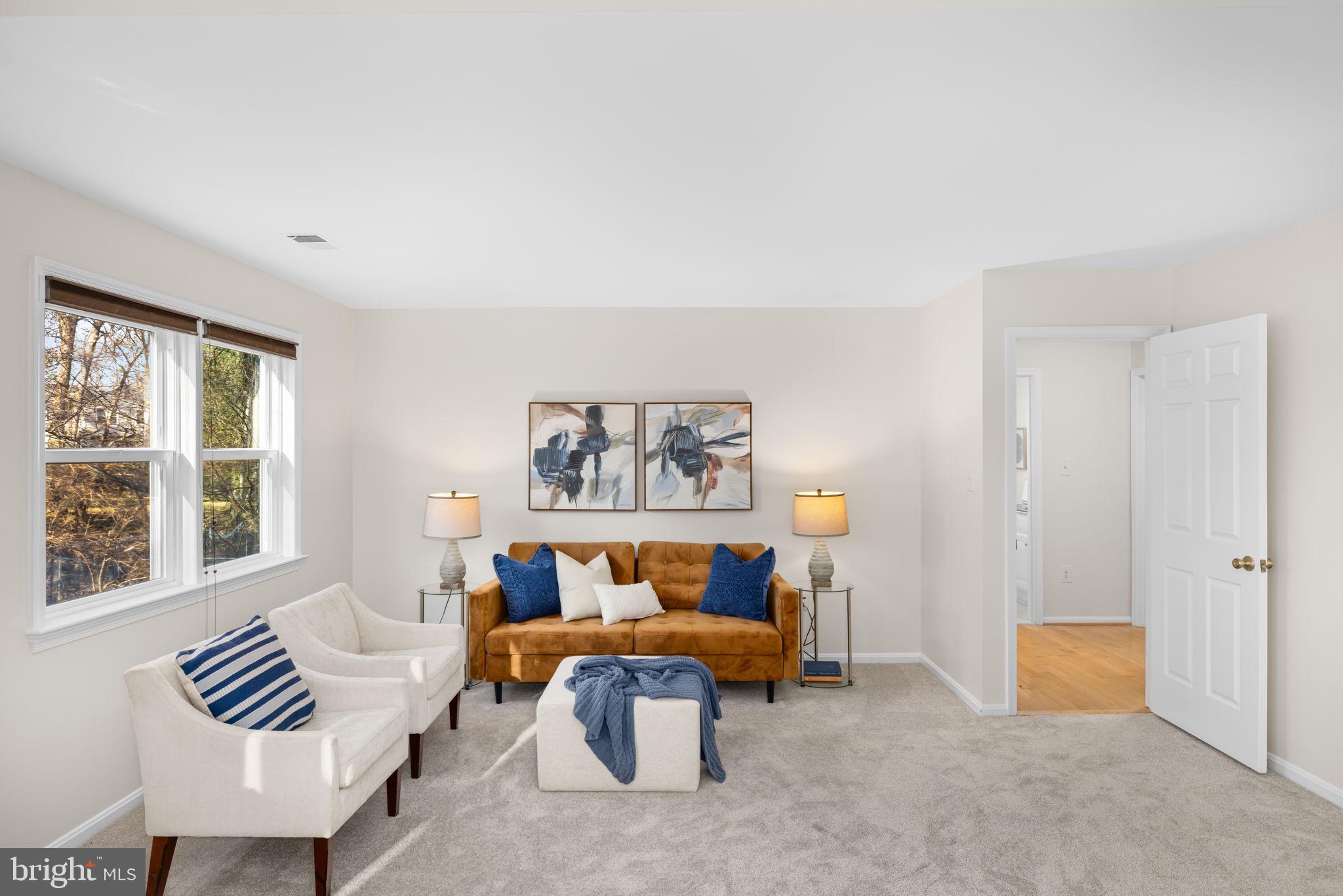 1446 Laurel Hill Road Vienna, VA 22182 - Photo 18 of 43 Sitting Area