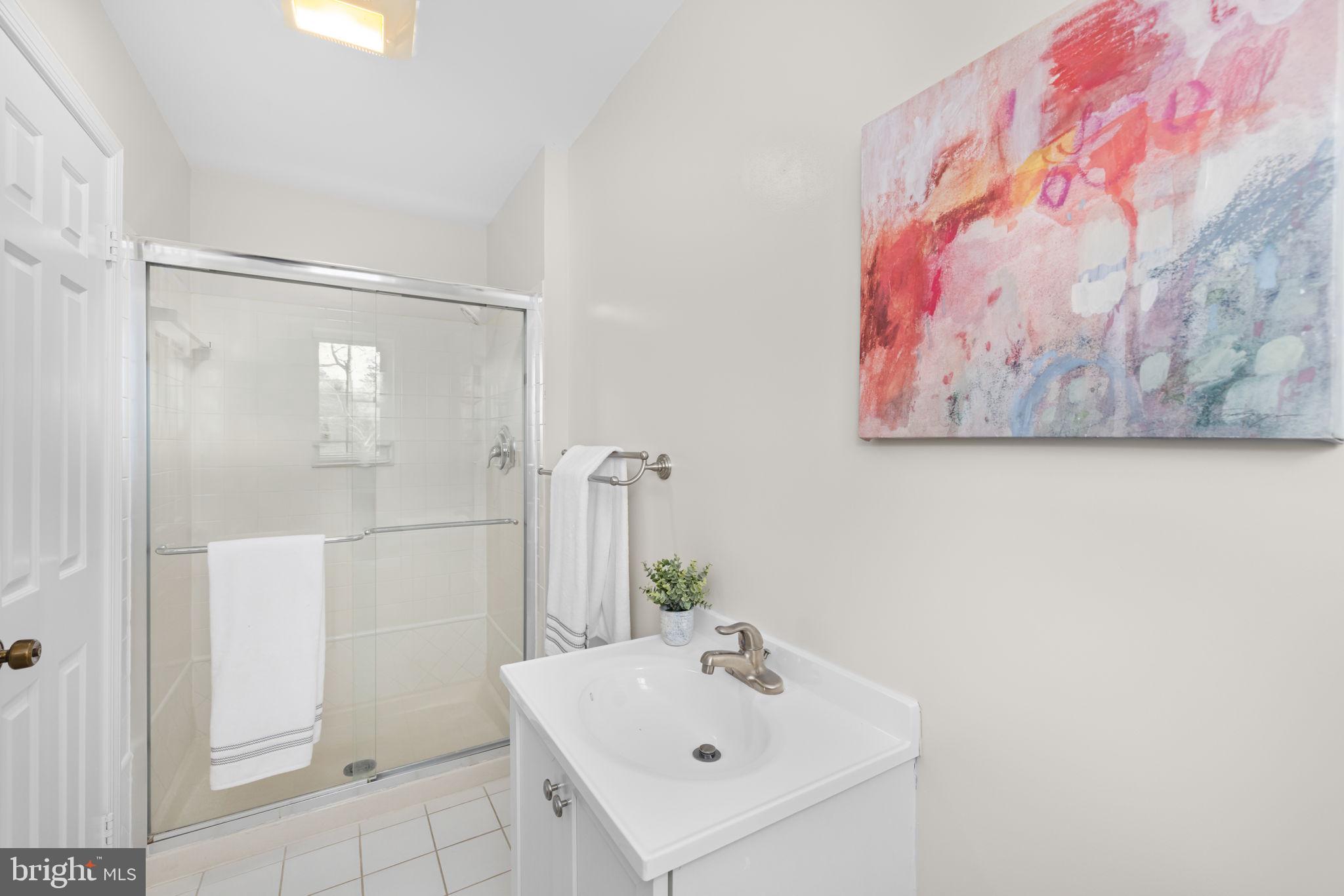 1446 Laurel Hill Road Vienna, VA 22182 - Photo 21 of 43 Primary Bathroom