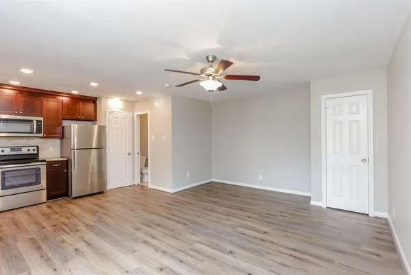 $795 | 808 1/2 West Main Street, Unit 2, Houston, TX 77006