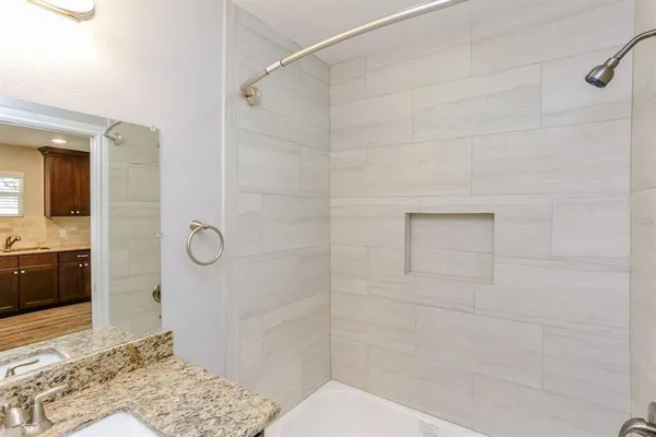 $795 | 808 1/2 West Main Street, Unit 2, Houston, TX 77006