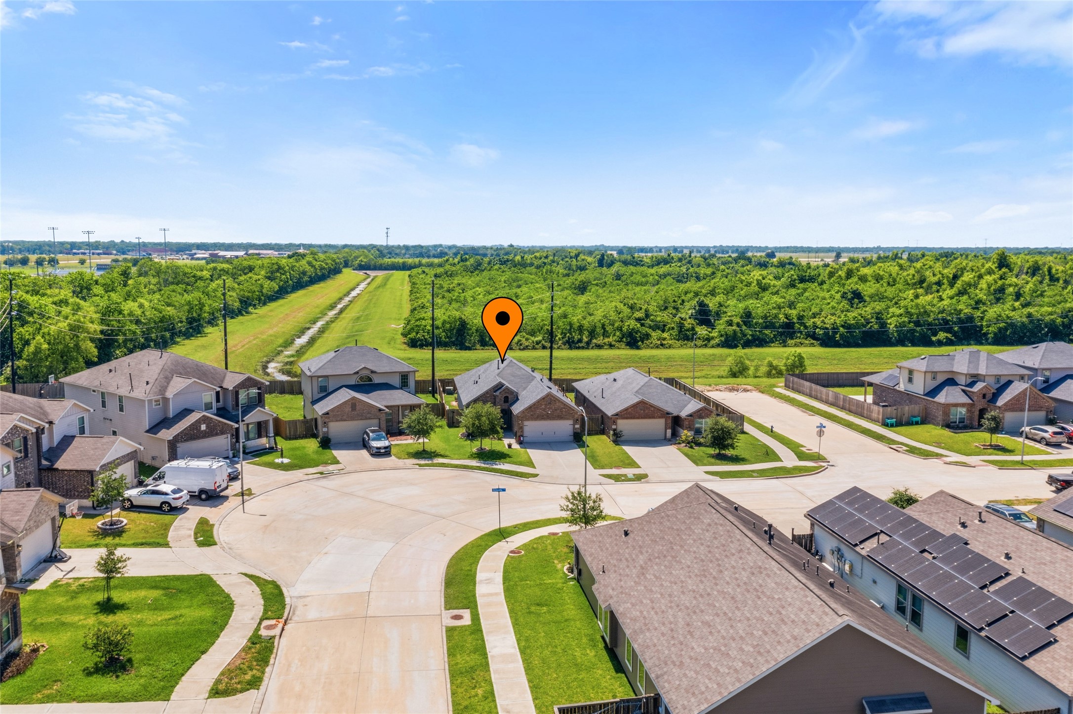 7254 Victorville Drive Rosharon, TX 77583 - Photo 24 of 27 an aerial view of a swimming pool
