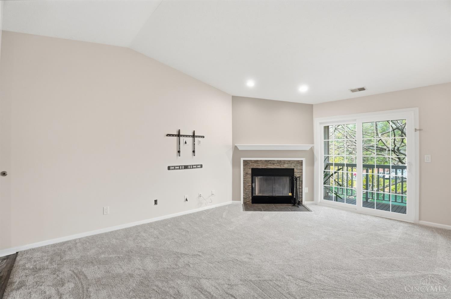 3675 West Galbraith Road, Unit 16 Cincinnati, OH 45247 - Photo 7 of 50