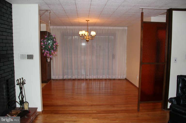 4227 Darleigh Road Baltimore, MD 21236 - Photo 13 of 14 Interior (General)