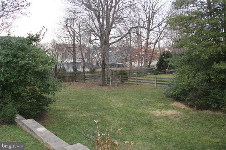 4227 Darleigh Road Baltimore, MD 21236 - Photo 3 of 14 Exterior (General)