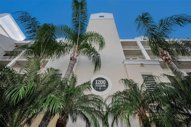 $349,000 | 1200 Country Club Drive, Unit 2205, Largo, FL 33771