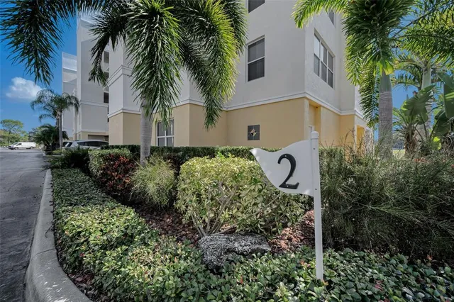 $349,000 | 1200 Country Club Drive, Unit 2205, Largo, FL 33771