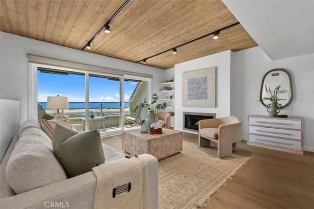$1,595,000 | 21777 Ocean Vista Drive, Unit 28, Laguna Beach, CA 92651