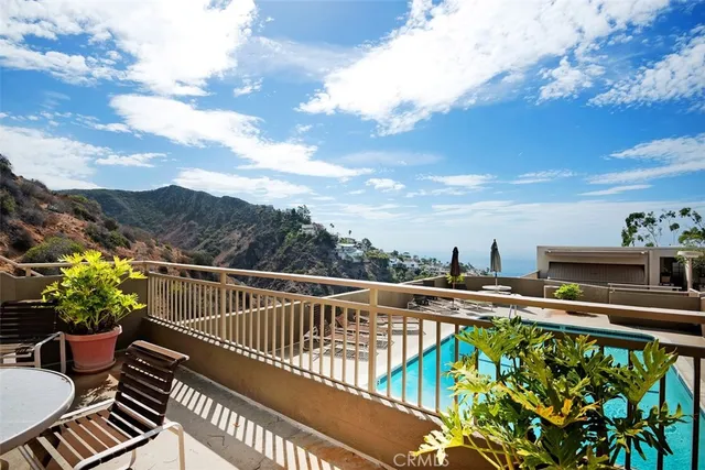 $1,595,000 | 21777 Ocean Vista Drive, Unit 28, Laguna Beach, CA 92651