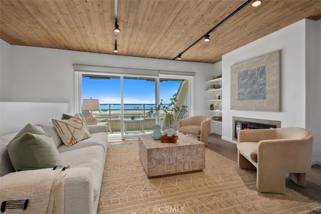 $1,595,000 | 21777 Ocean Vista Drive, Unit 28, Laguna Beach, CA 92651