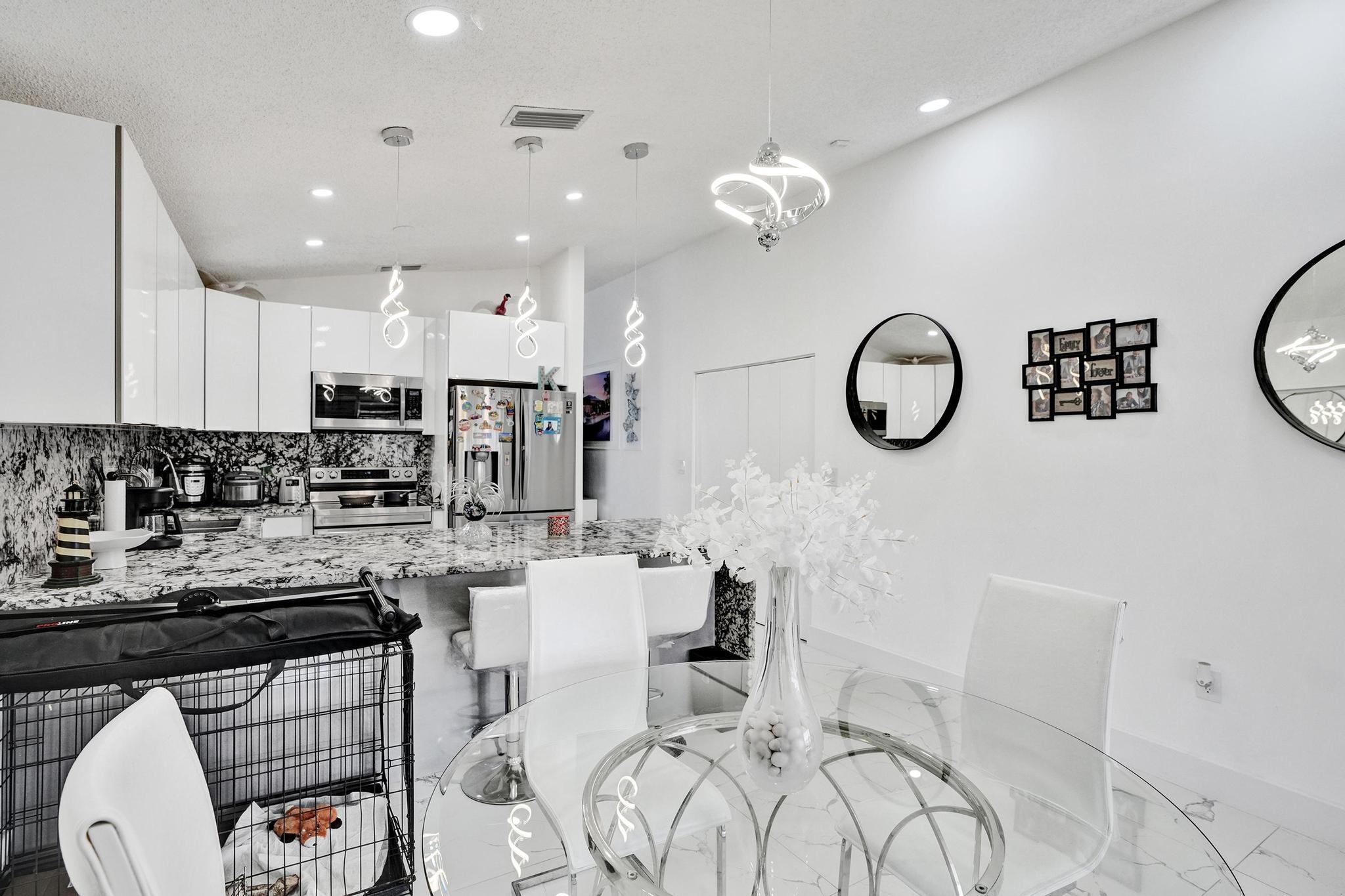 7635 Northwest 168th Terrace Hialeah, FL 33015 - Photo 12 of 41 DSC07712