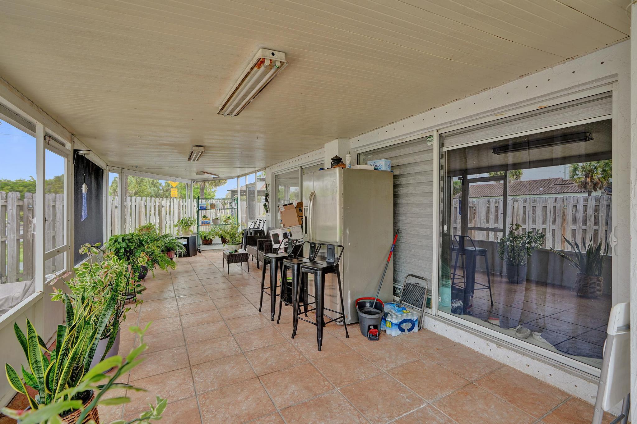 7635 Northwest 168th Terrace Hialeah, FL 33015 - Photo 13 of 41 DSC07715