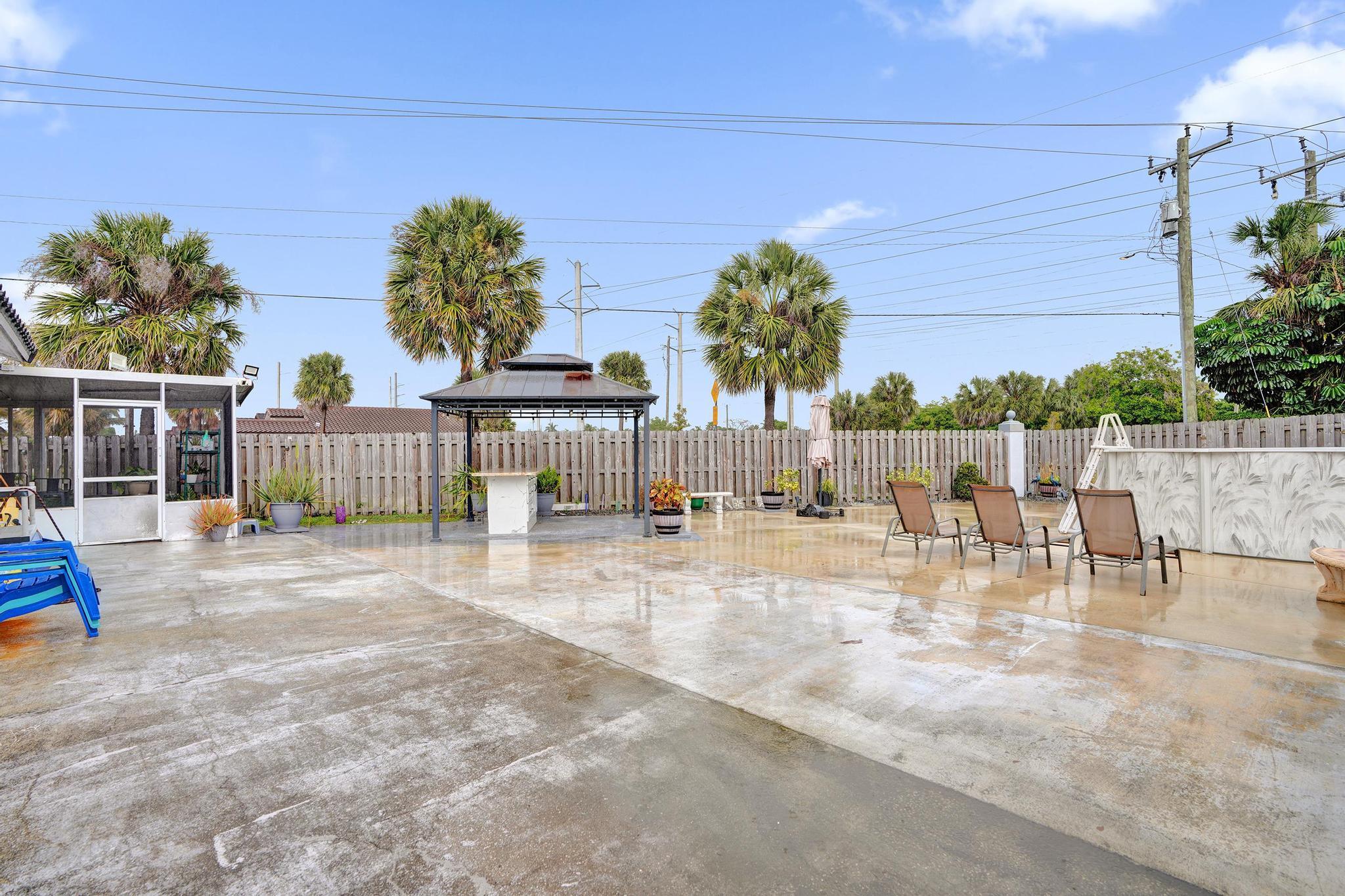 7635 Northwest 168th Terrace Hialeah, FL 33015 - Photo 17 of 41 DSC07730