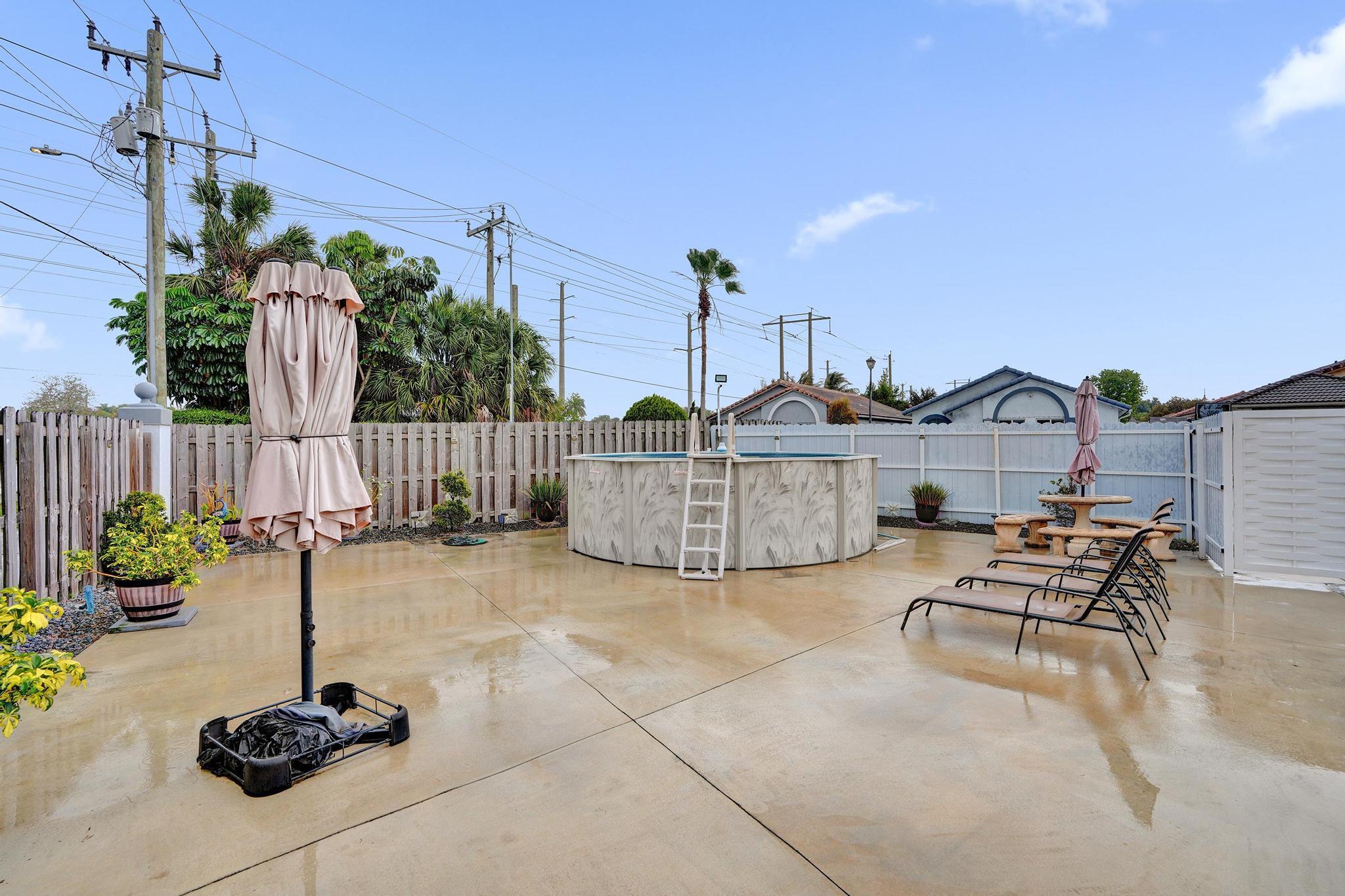 7635 Northwest 168th Terrace Hialeah, FL 33015 - Photo 18 of 41 DSC07736