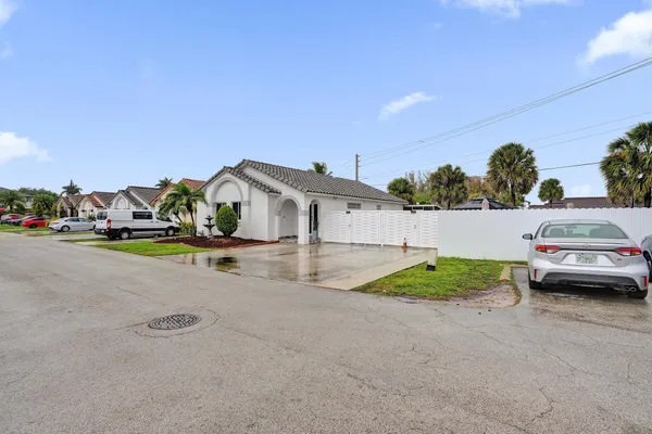 $649,990 | 7635 Northwest 168th Terrace, Hialeah, FL 33015