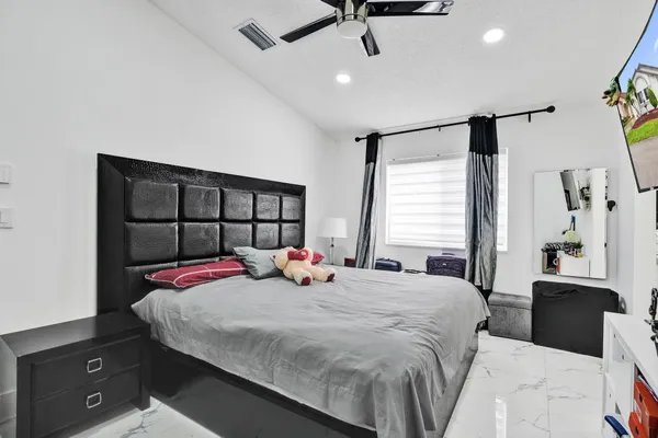 $649,990 | 7635 Northwest 168th Terrace, Hialeah, FL 33015