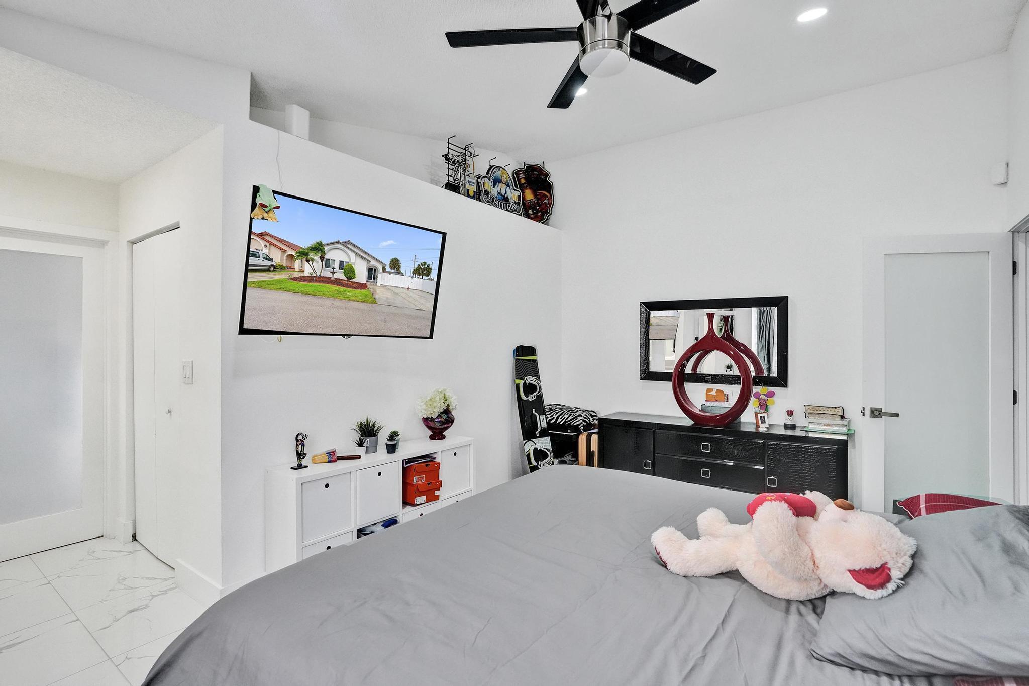 7635 Northwest 168th Terrace Hialeah, FL 33015 - Photo 26 of 41 DSC07766