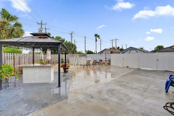 $649,990 | 7635 Northwest 168th Terrace, Hialeah, FL 33015