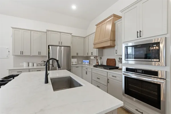 $2,750 | 14328 Grassley Trail Manor, Manor, TX 78653