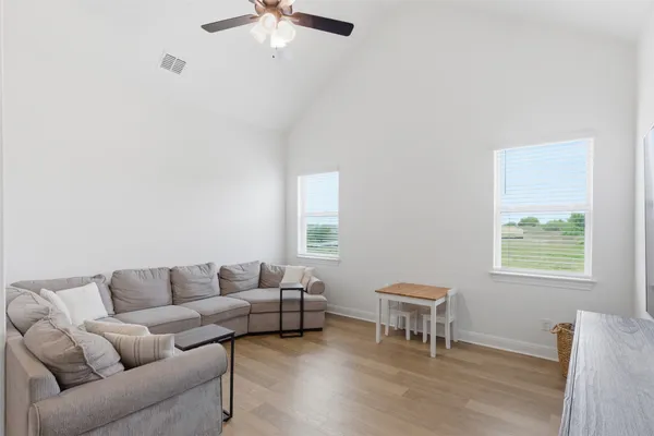 $2,750 | 14328 Grassley Trail Manor, Manor, TX 78653