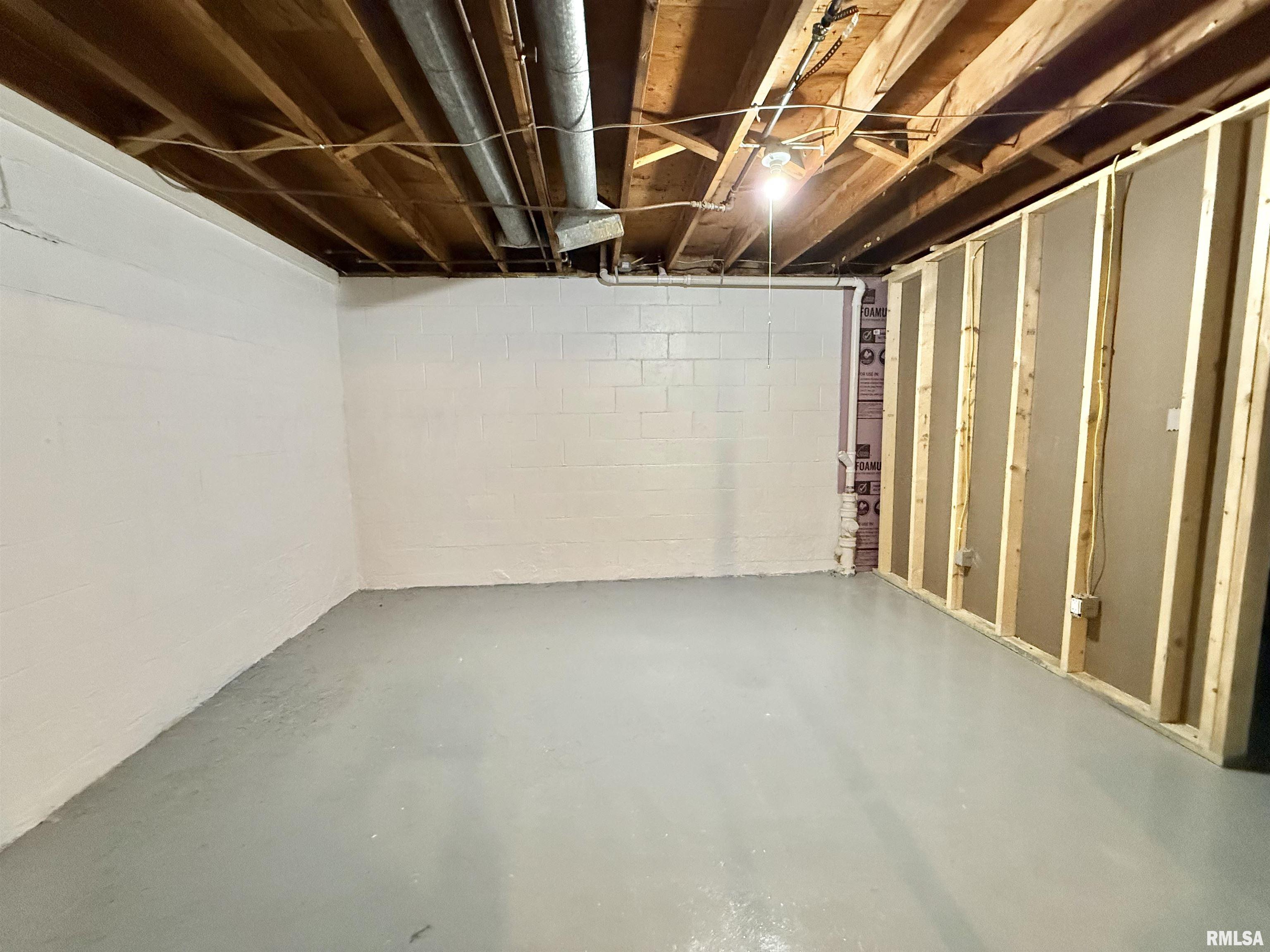 1035 East Myrtle Street Canton, IL 61520 - Photo 22 of 25