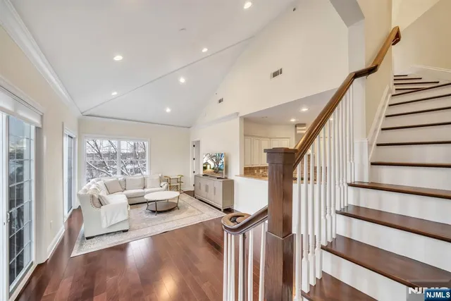 $6,500 | 3312 The Plaza, Tenafly, NJ 07670