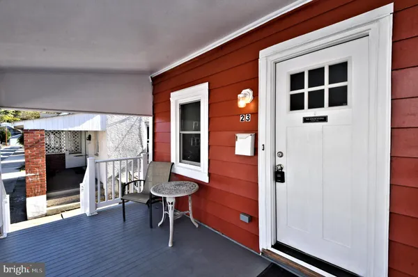 a view of livingroom with furniture and windows