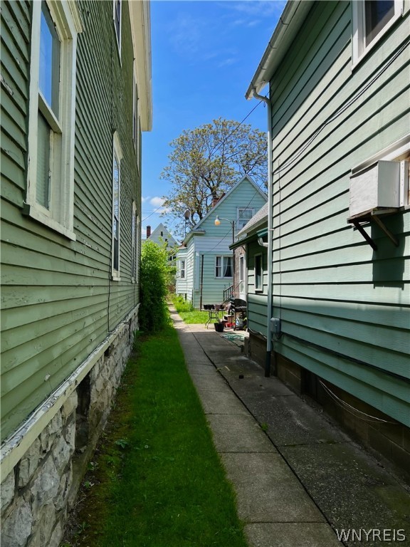 40 Putnam Street Buffalo, NY 14213 - Photo 19 of 31 Photos from here on are of the home in the back of