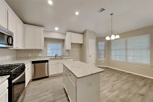 $2,300 | 2601 Crestwood Drive, Burleson, TX 76028