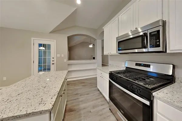 $2,300 | 2601 Crestwood Drive, Burleson, TX 76028