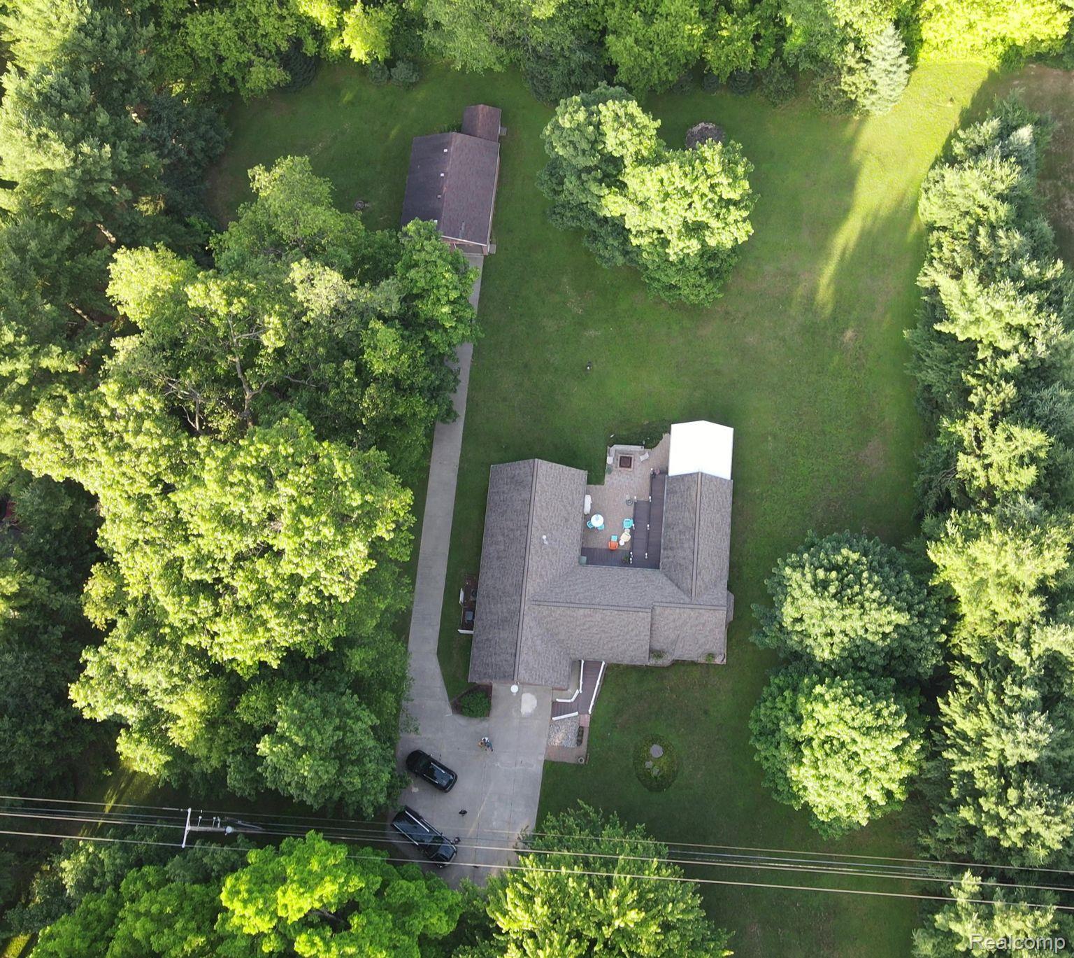 9310 Denton Hill Road Fenton, MI 48430 - Photo 2 of 33 Aerial Summer View of Home
