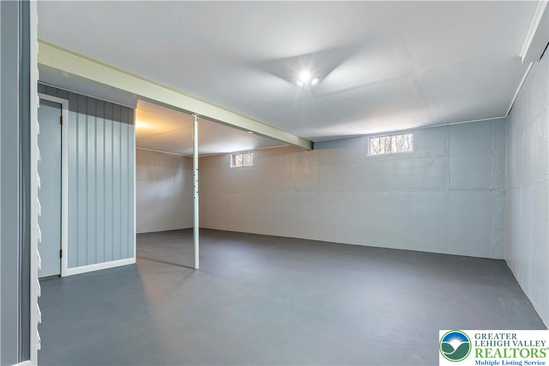 438 Nursery Road Kempton, PA 19529 - Photo 26 of 38 an empty room with windows