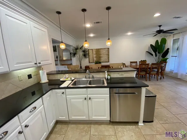 $284,000 | 14155 Highway 73, Unit 20, Prairieville, LA 70769