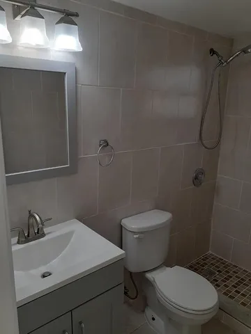 $2,000 | 2735 West 66th Street, Hialeah, FL 33016