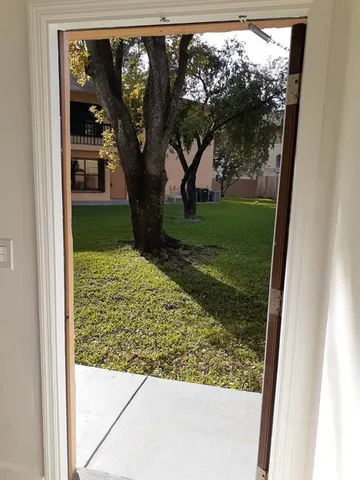 $2,000 | 2735 West 66th Street, Hialeah, FL 33016