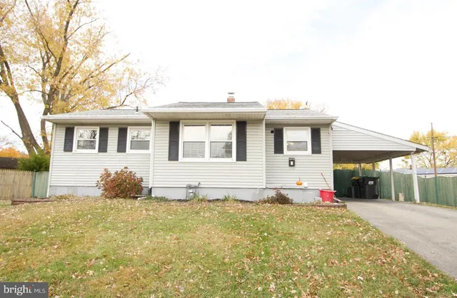 $330,000 | 8 Vicar Lane, New Castle, DE 19720