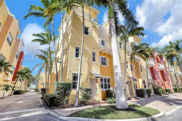 $550,000 | 2318 Vintage Drive, Unit 2318, Lighthouse Point, FL 33064