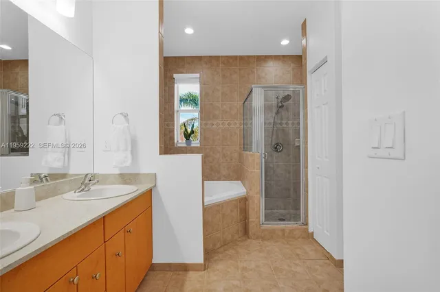 $550,000 | 2318 Vintage Drive, Unit 2318, Lighthouse Point, FL 33064