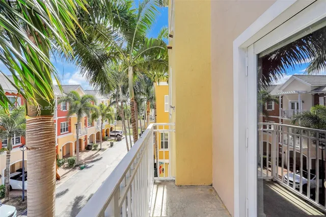 $550,000 | 2318 Vintage Drive, Unit 2318, Lighthouse Point, FL 33064